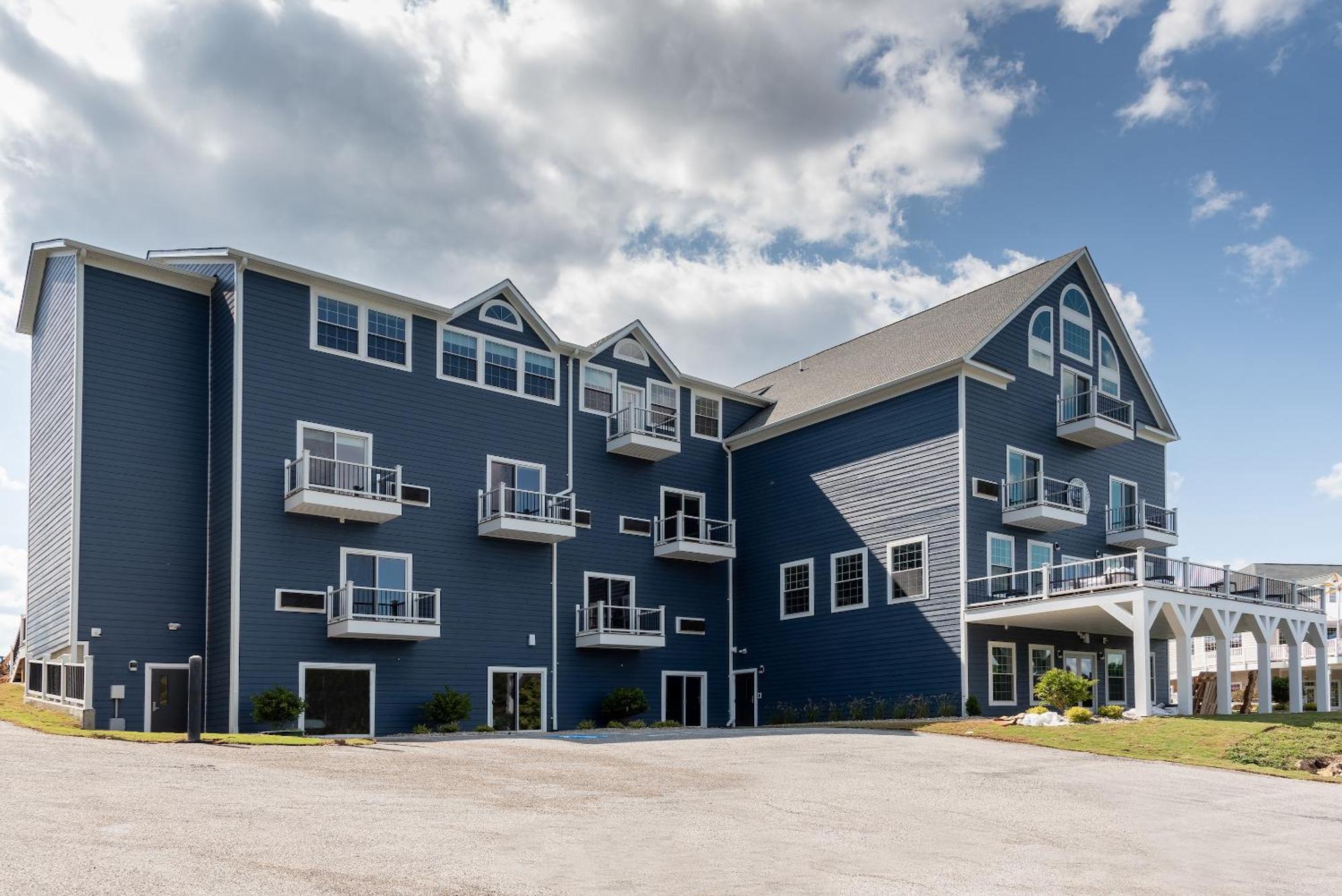 Boardwalk Hotel On Lake Anna By Kasa Mineral Екстер'єр фото